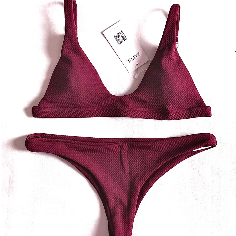 Bikini set Marlot color Sz L NWT